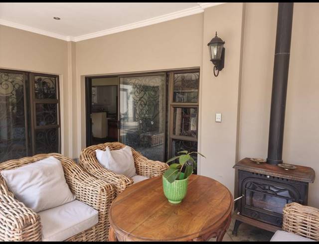 3 BEDROOM HOUSE FOR SALE IN DOWERGLEN